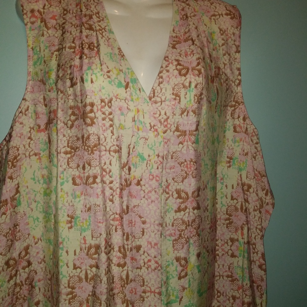 VanHuesen long sleeveless tunic  multi color XXL